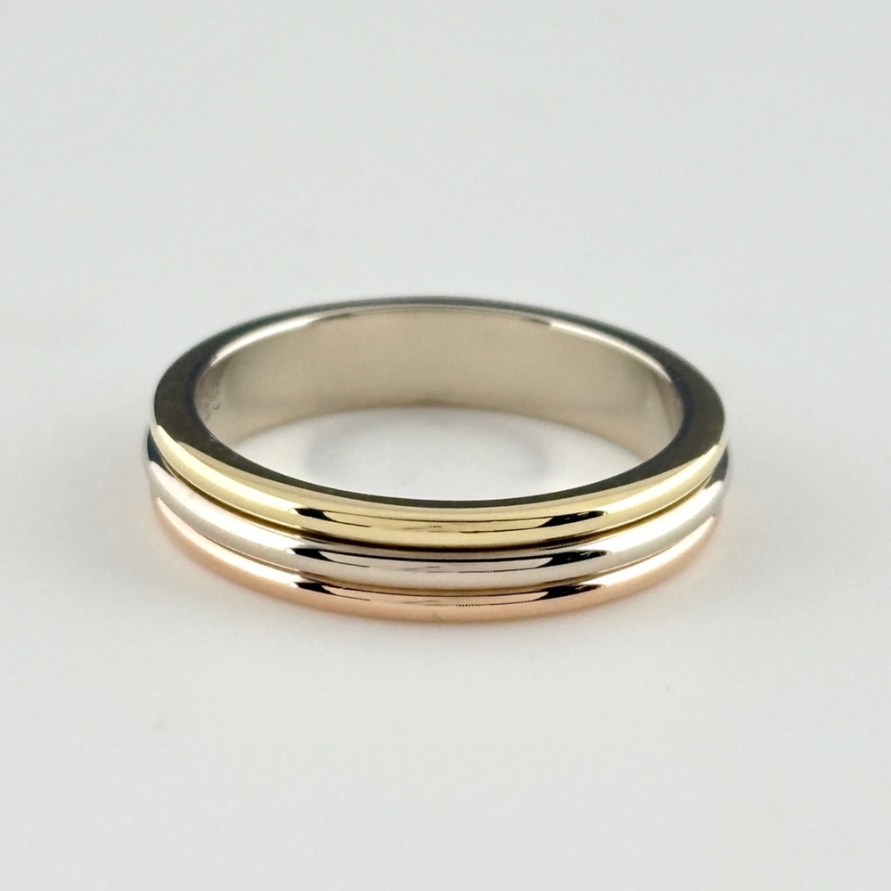 Cartier Trinity Ring, available in yellow gold (YG), pink (PG), and white (WG... - Picture 2 of 6